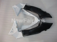 Cargar imagen en el visor de la galería, White and Silver Factory Style - CBR 929 RR 00-01 Fairing Kit