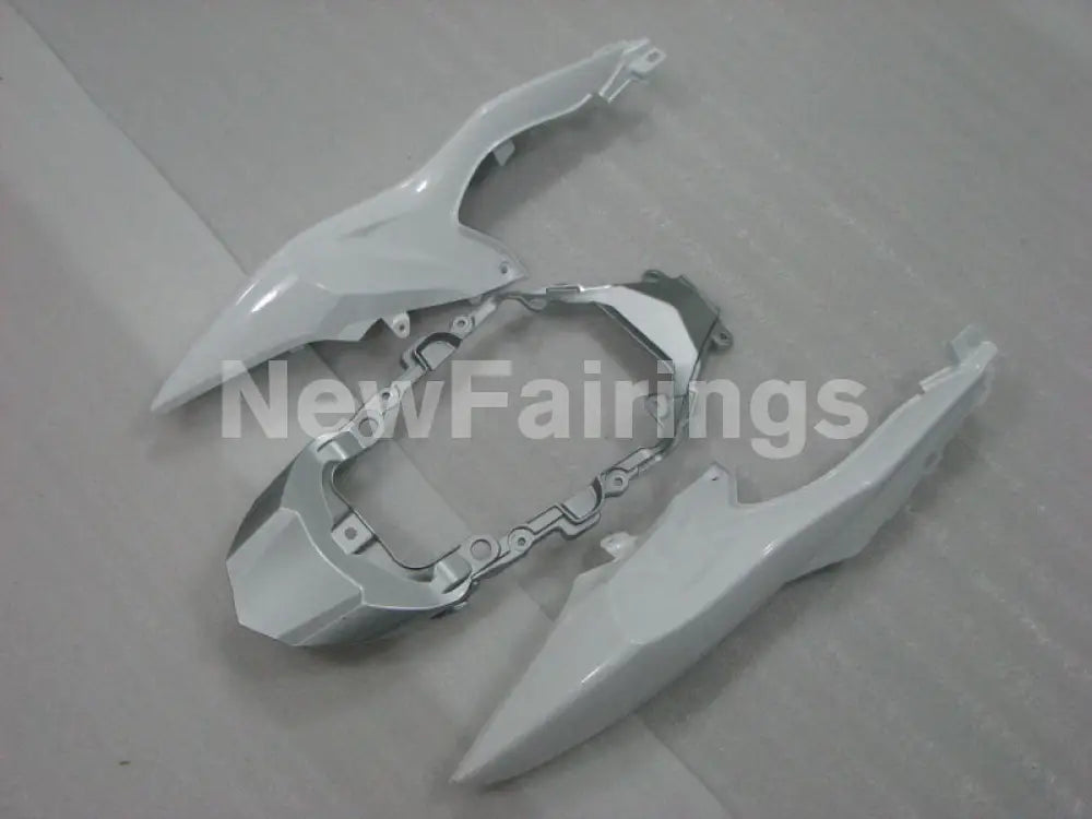White and Silver Matte Black Factory Style - GSX-R1000 09-16 Fairing Kit